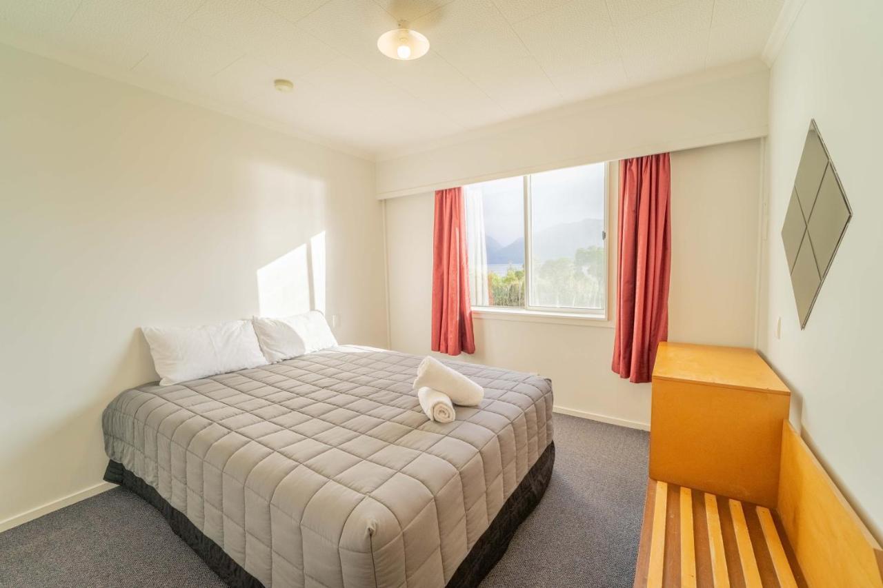 Fiordland National Park Lodge Te Anau Downs Екстериор снимка