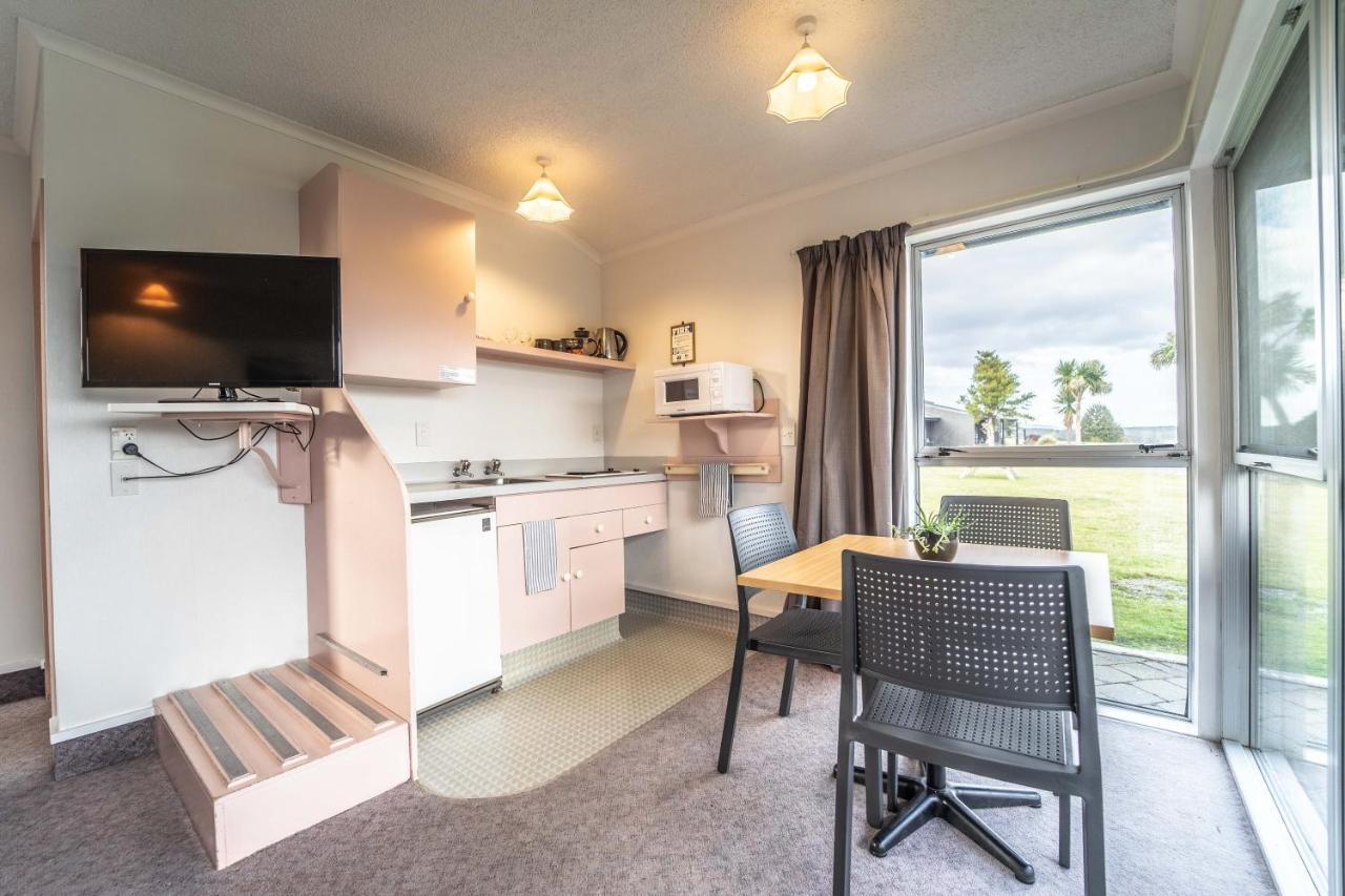 Fiordland National Park Lodge Te Anau Downs Екстериор снимка