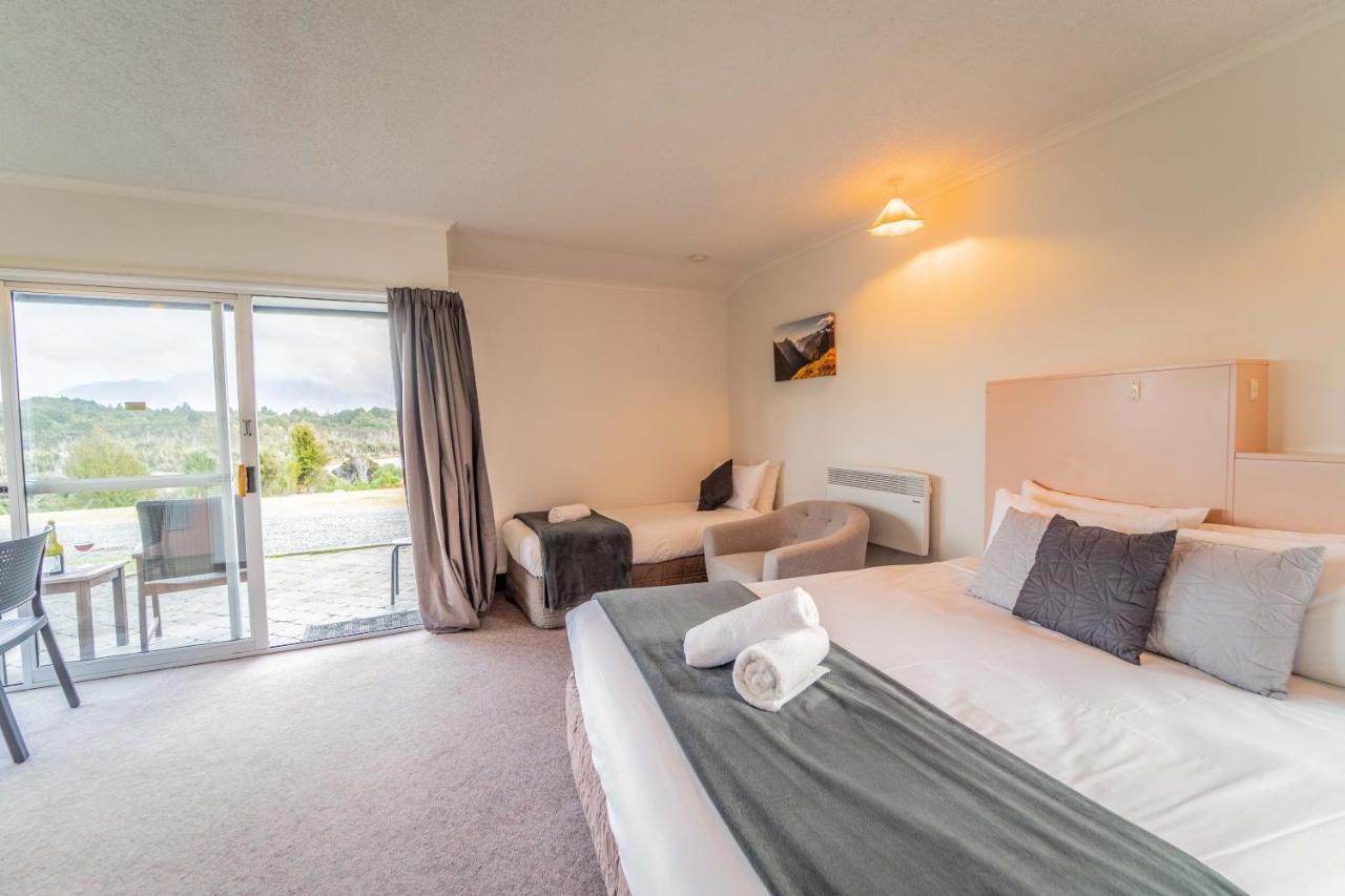 Fiordland National Park Lodge Te Anau Downs Екстериор снимка