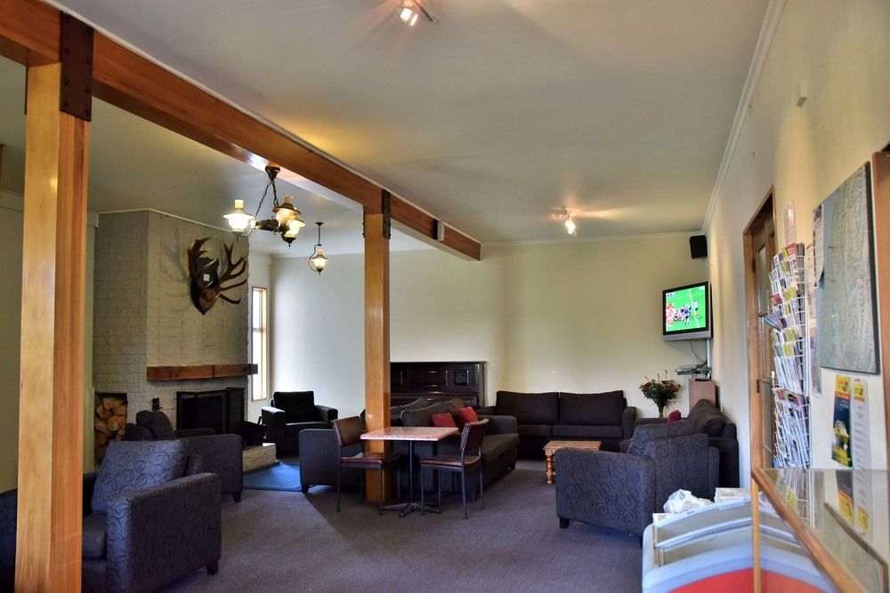 Fiordland National Park Lodge Te Anau Downs Екстериор снимка