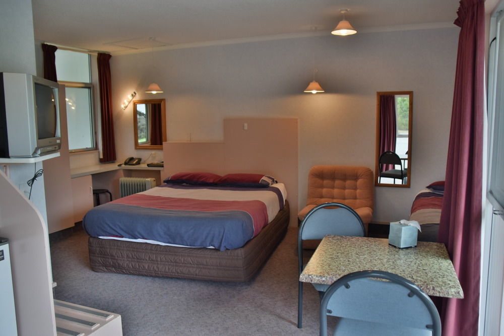 Fiordland National Park Lodge Te Anau Downs Екстериор снимка