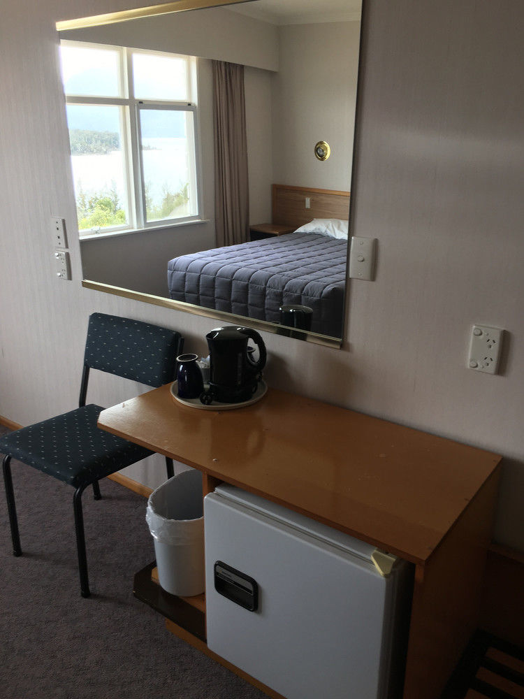 Fiordland National Park Lodge Te Anau Downs Екстериор снимка