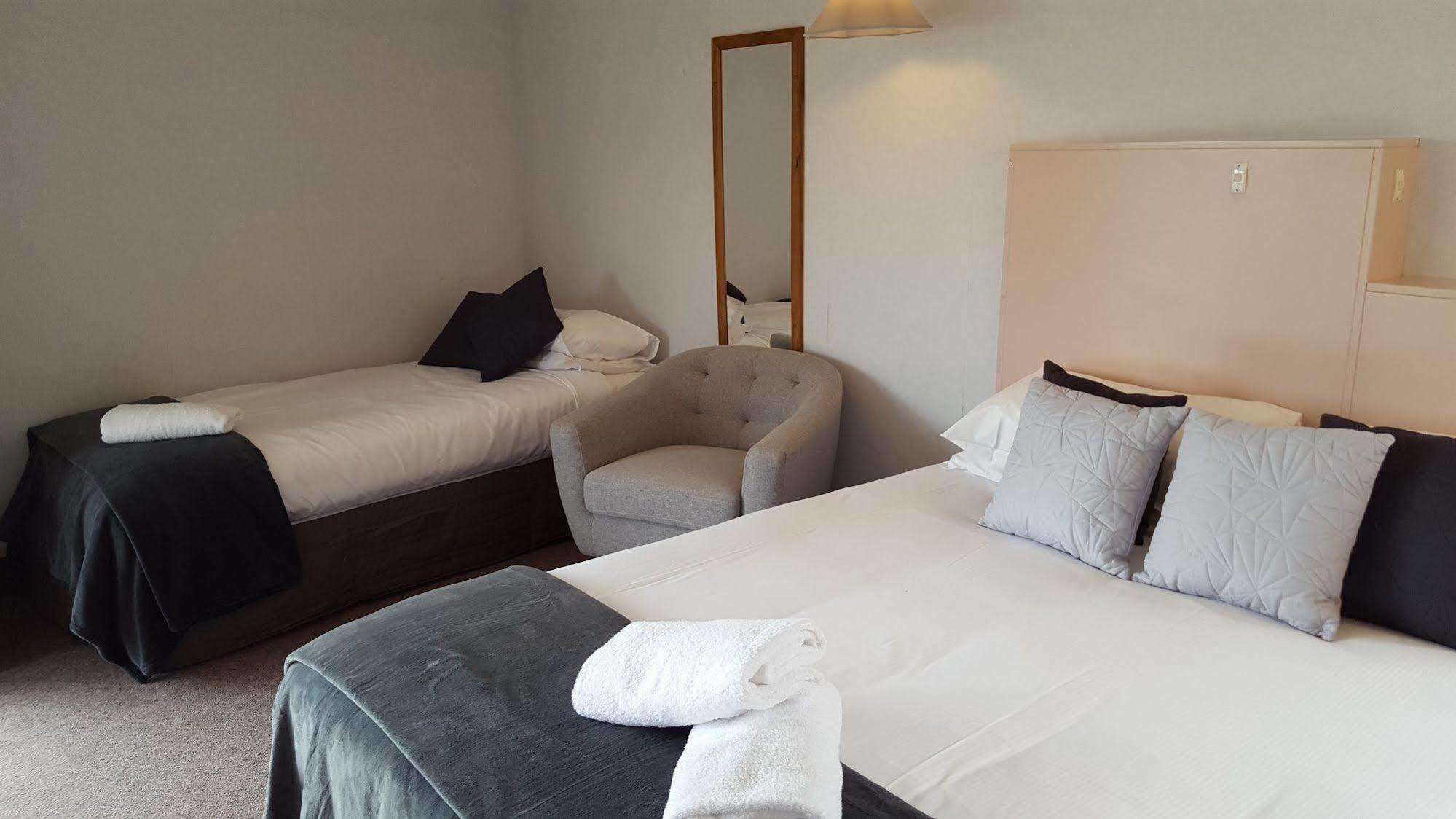 Fiordland National Park Lodge Te Anau Downs Екстериор снимка