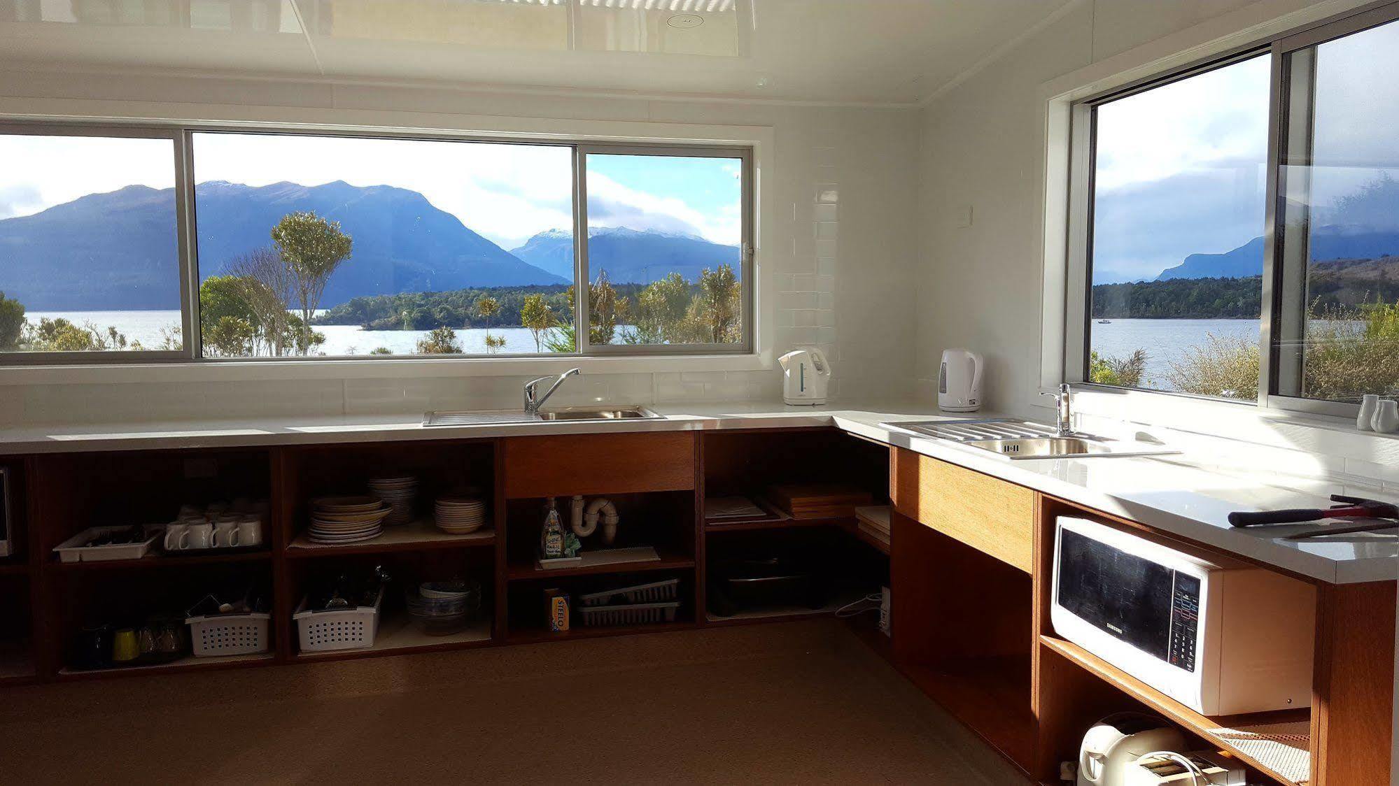 Fiordland National Park Lodge Te Anau Downs Екстериор снимка