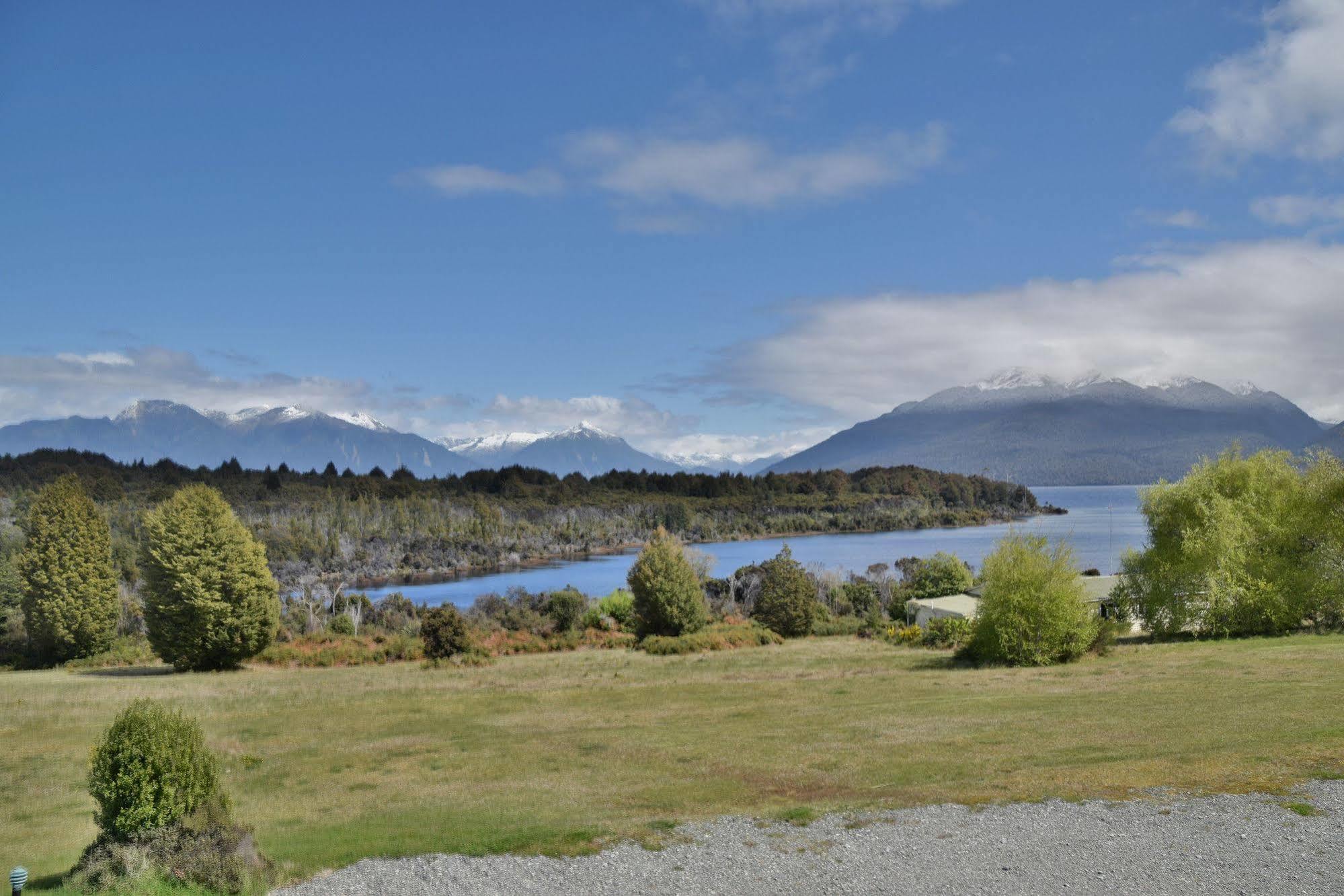 Fiordland National Park Lodge Te Anau Downs Екстериор снимка