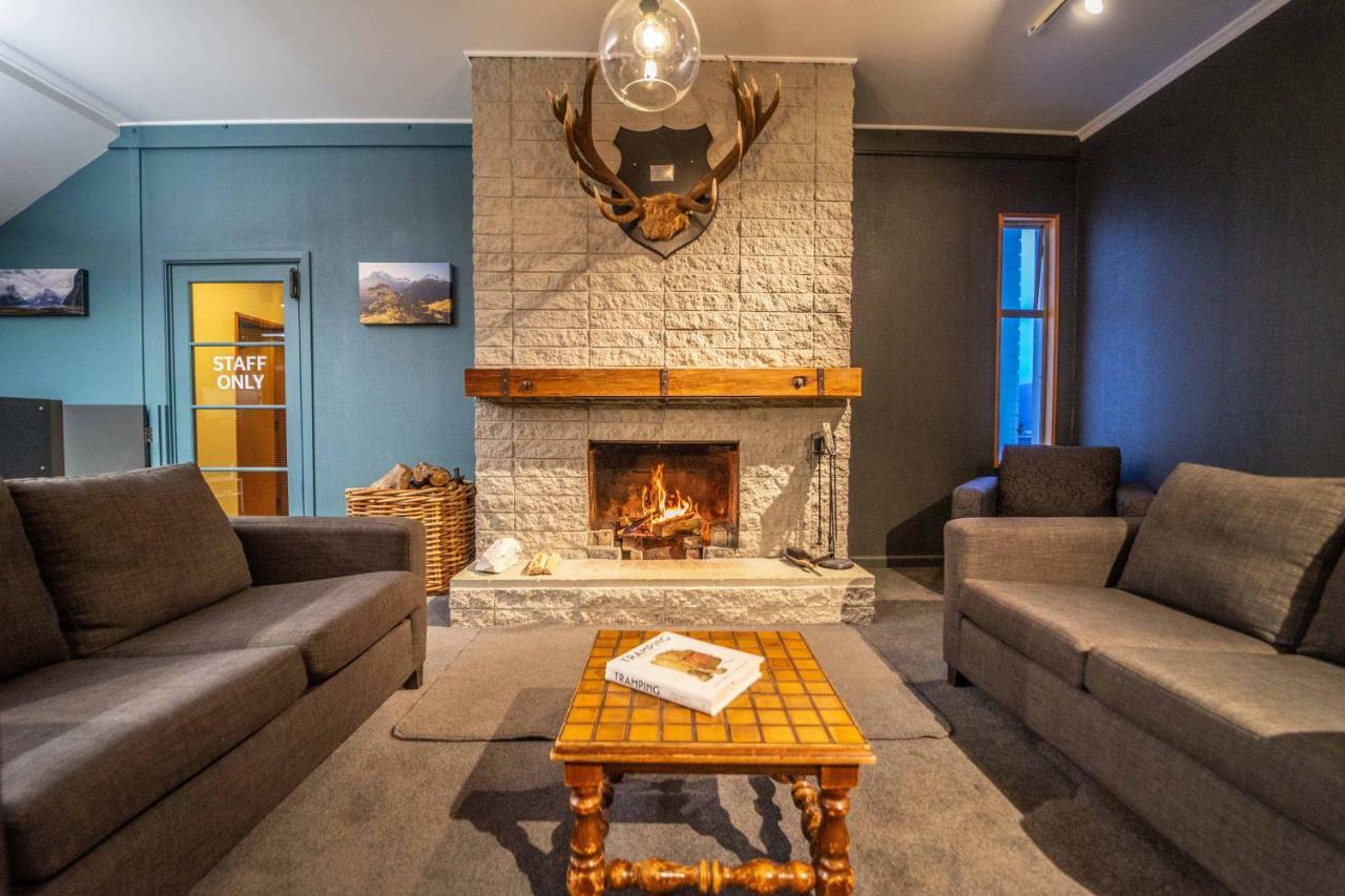 Fiordland National Park Lodge Te Anau Downs Екстериор снимка