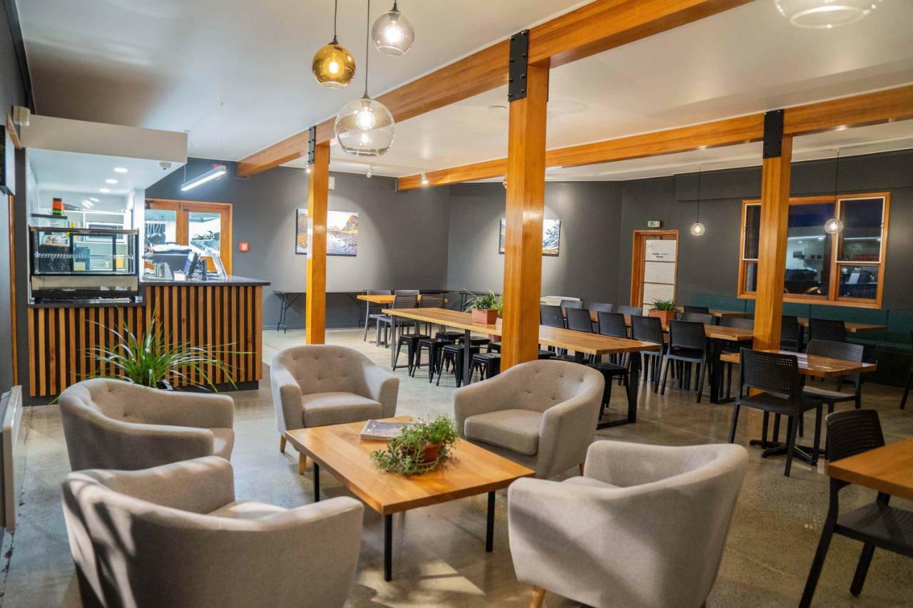 Fiordland National Park Lodge Te Anau Downs Екстериор снимка