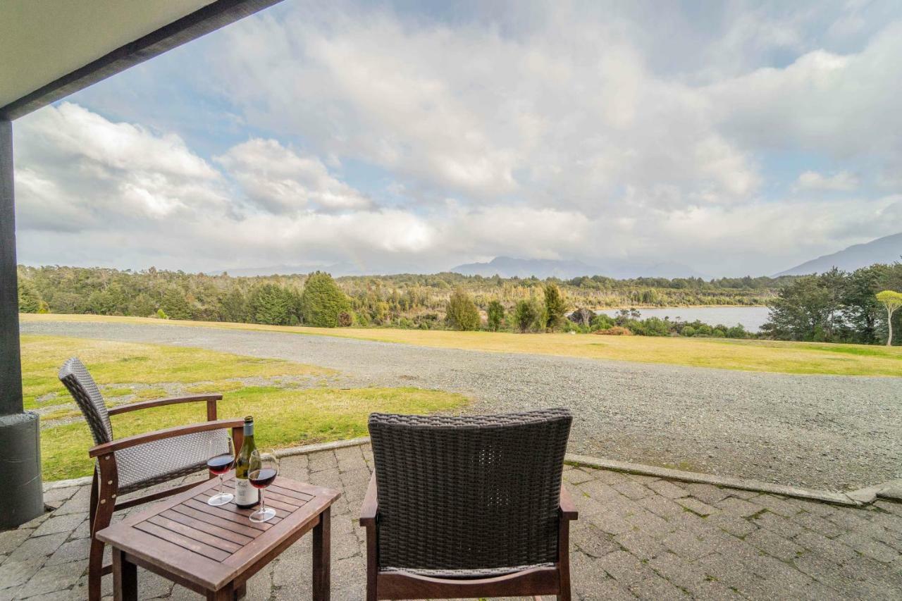 Fiordland National Park Lodge Te Anau Downs Екстериор снимка